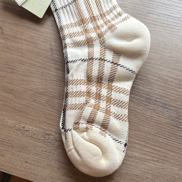 NWT Burberry Vintage Check Ankle Sport Frosted Vanilla Socks size M - Picture 5 of 8